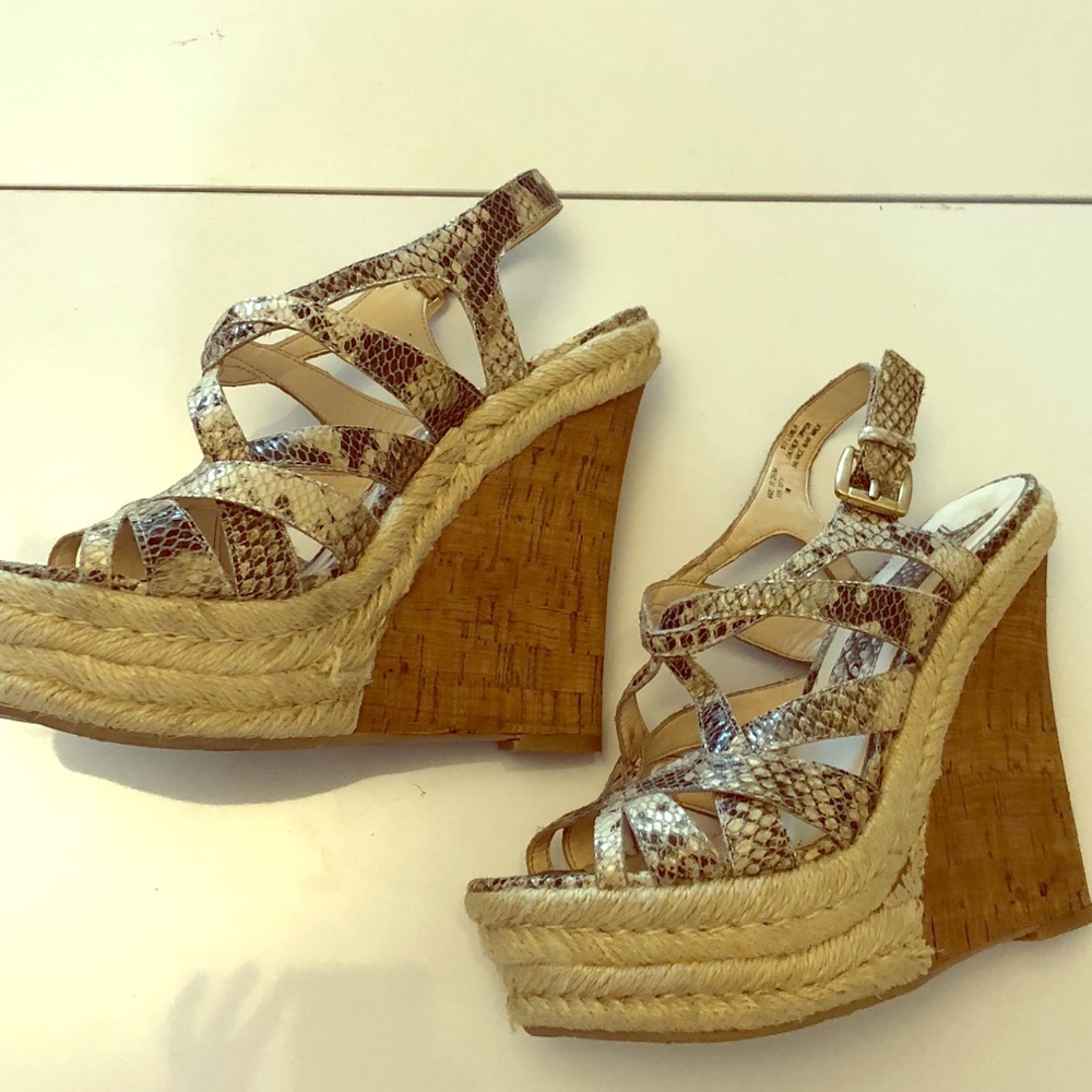 Boutique snake skin wedges size 7